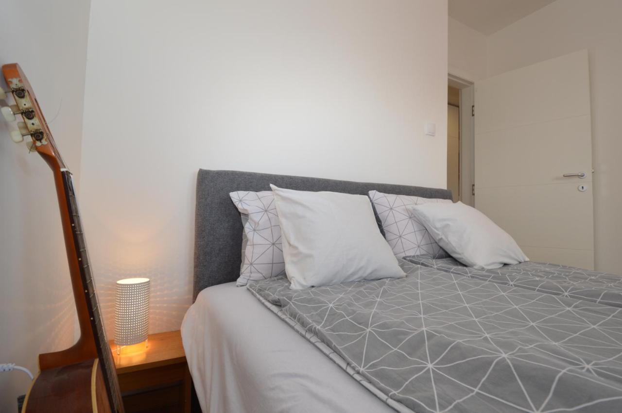 Shine24 - Spacious And Bright Apartment - New Нови-Сад Экстерьер фото